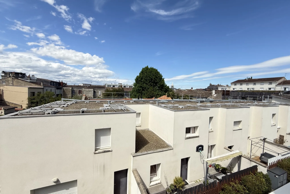 Appartement T2 à Bordeaux Nansouty avec balcon et parking - Dernier étage 