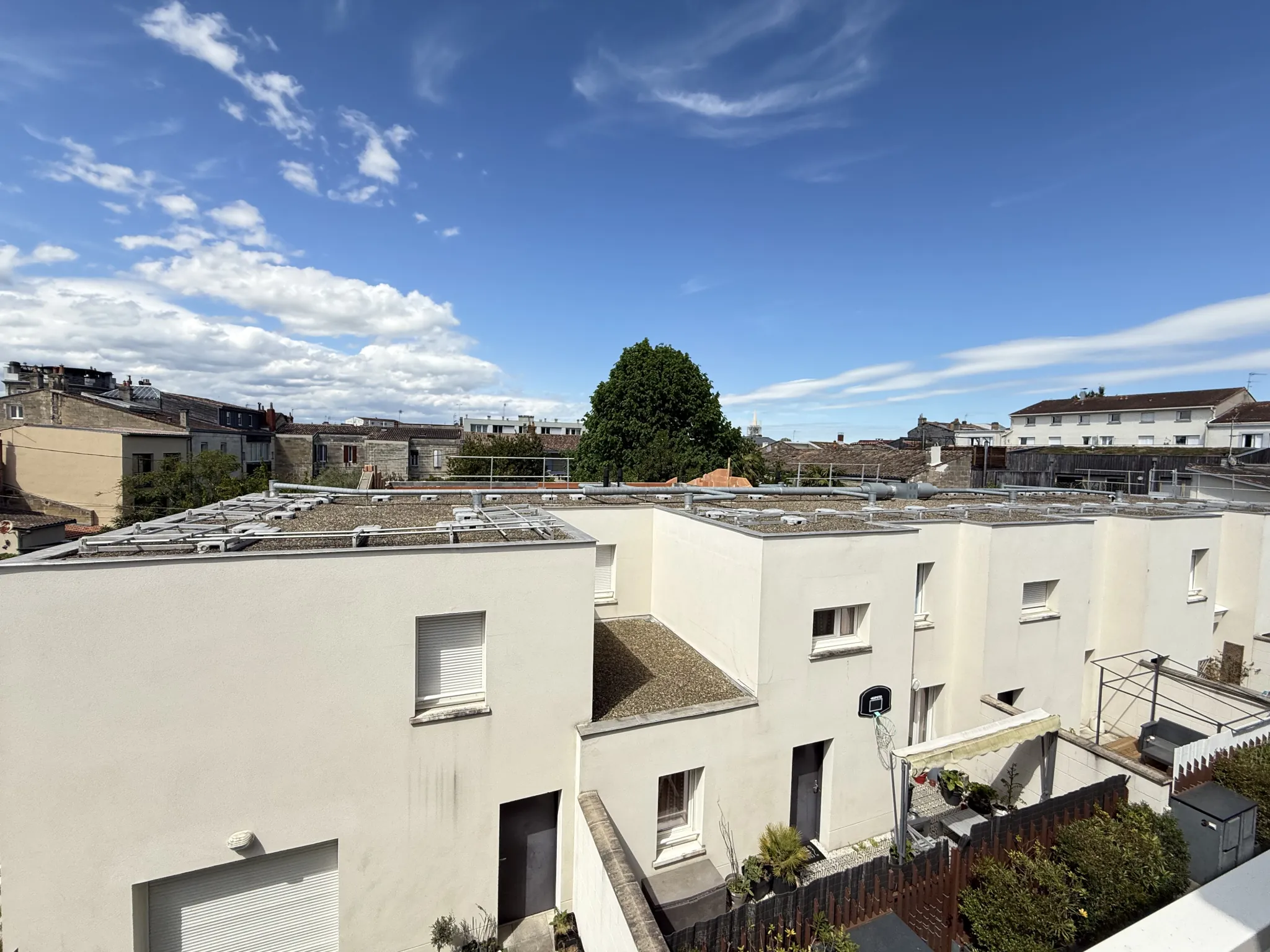 Appartement T2 à Bordeaux Nansouty avec balcon et parking - Dernier étage 