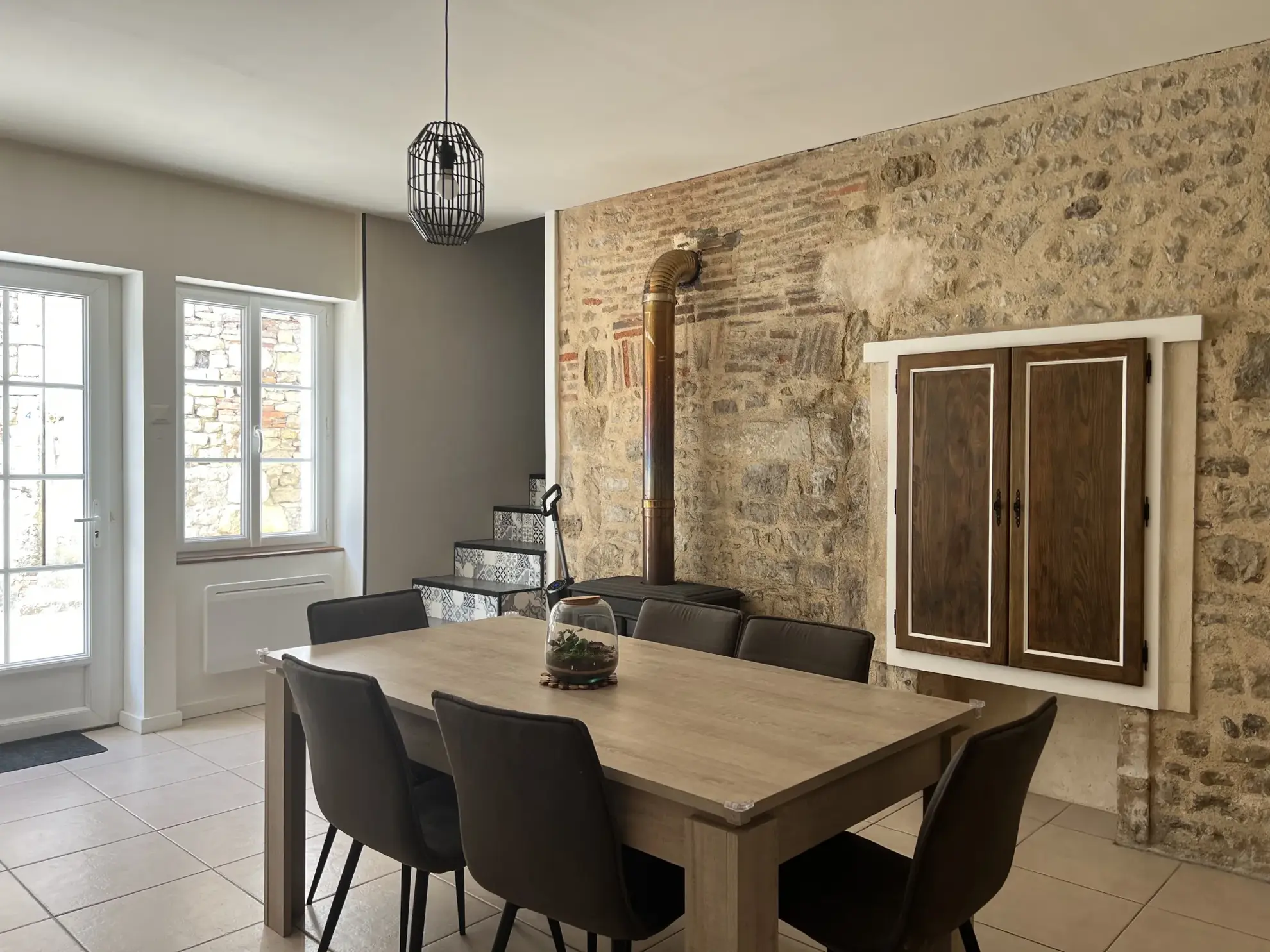 Maison de ville rénovée avec jardin et dépendances à Saint-Jean d'Hermine 