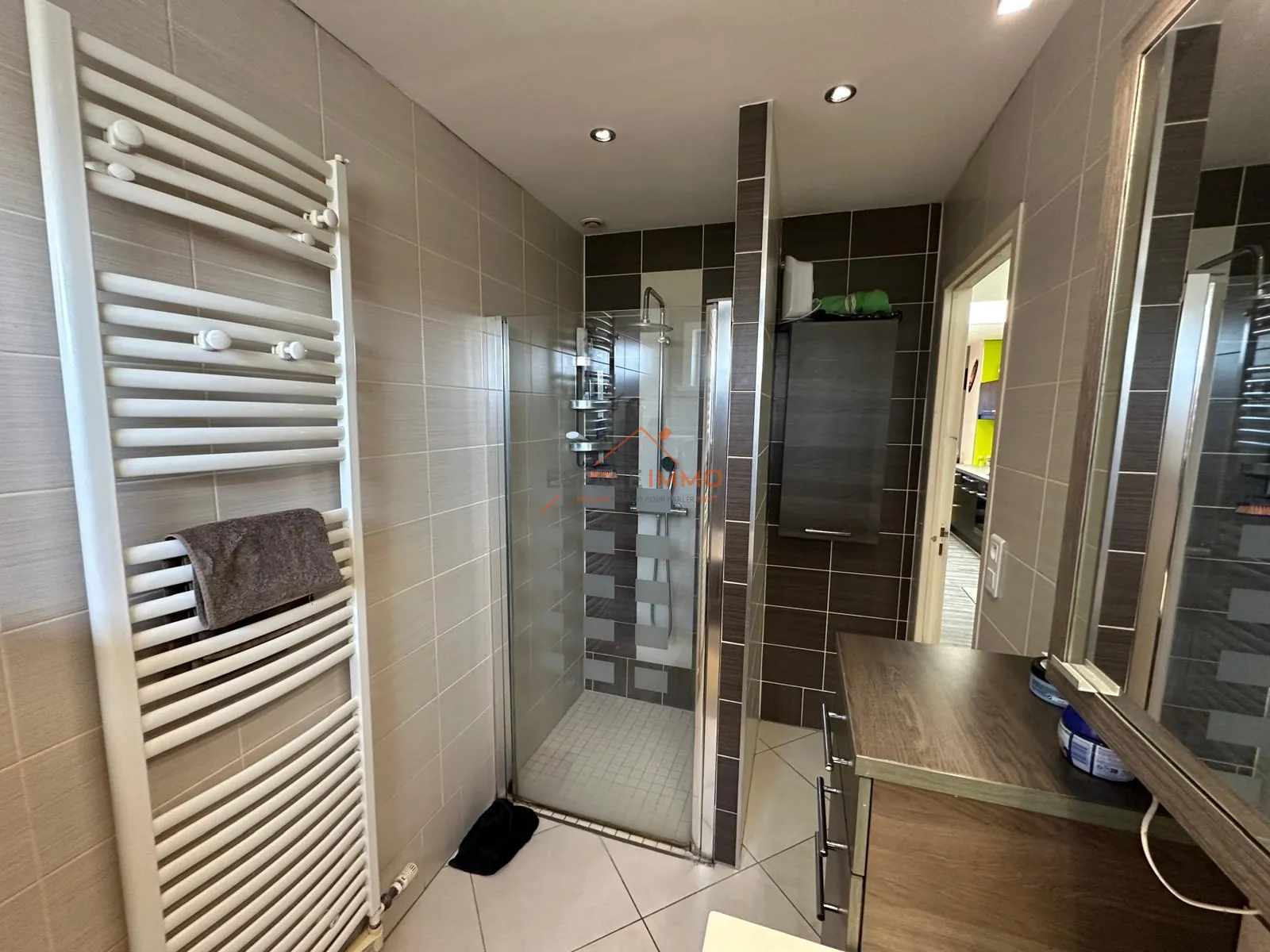 Maison 4 pièces à Raismes de 99,81 m² avec terrasse et terrain 