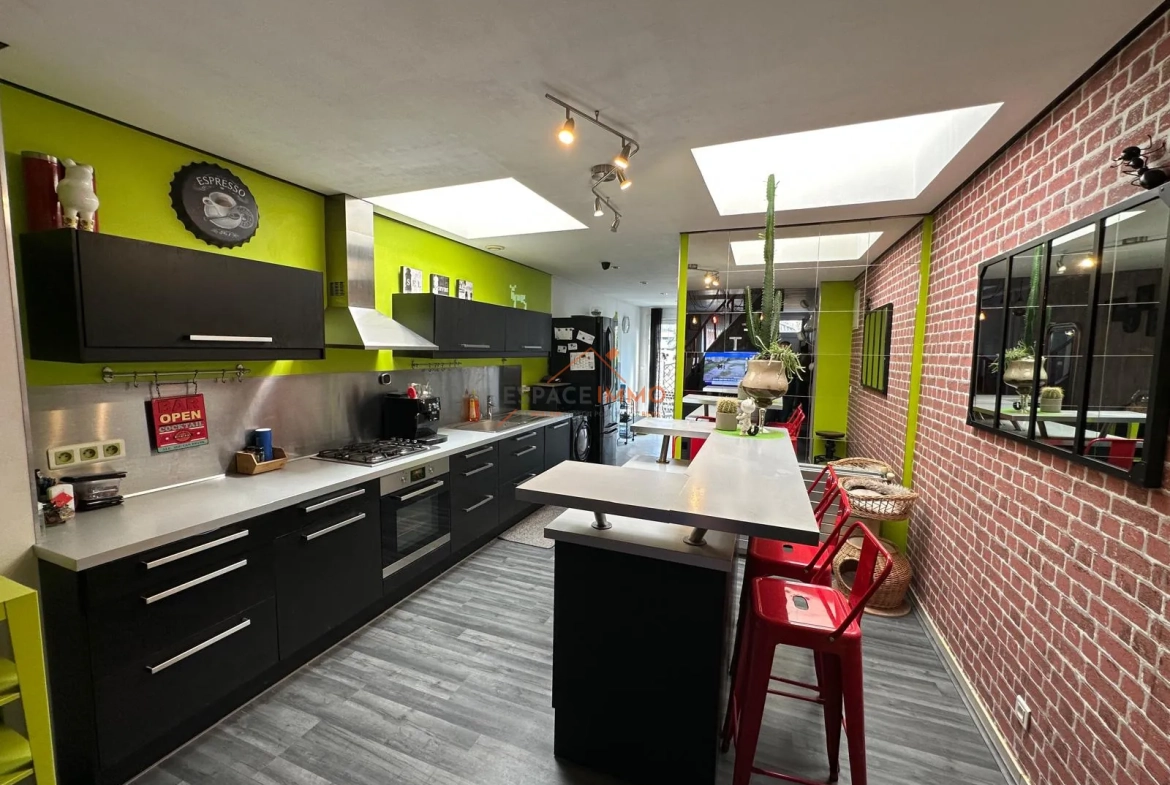 Maison 4 pièces à Raismes de 99,81 m² avec terrasse et terrain 