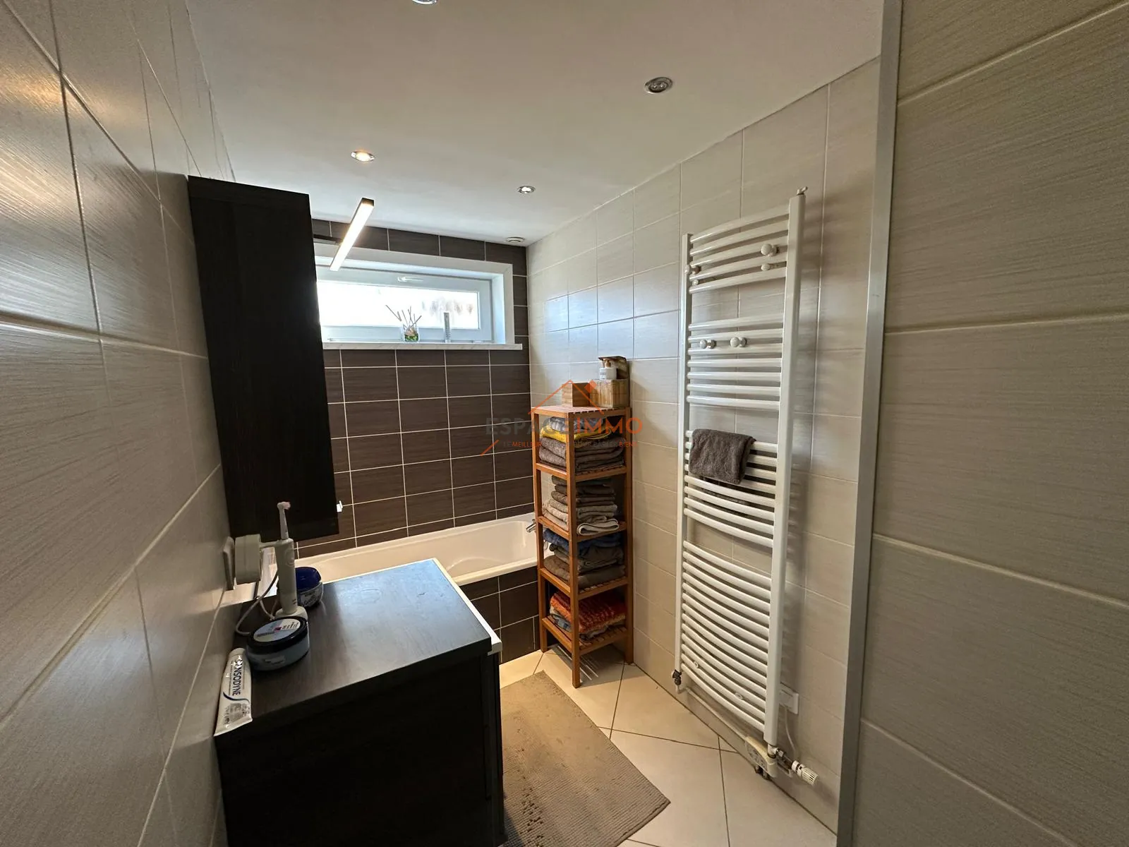 Maison 4 pièces à Raismes de 99,81 m² avec terrasse et terrain 