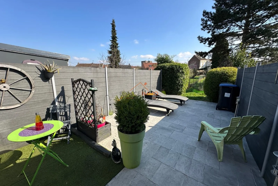 Maison 4 pièces à Raismes de 99,81 m² avec terrasse et terrain 