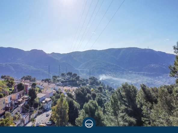 Terrain constructible de 1600 m² à Nice Est en zone pavillonnaire