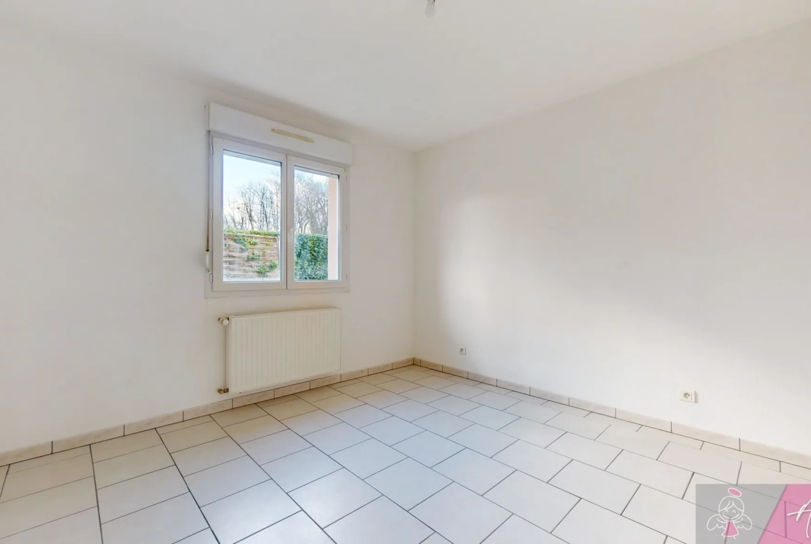 Maison de plain-pied à Foucherans avec 4 chambres, garage et terrasse 
