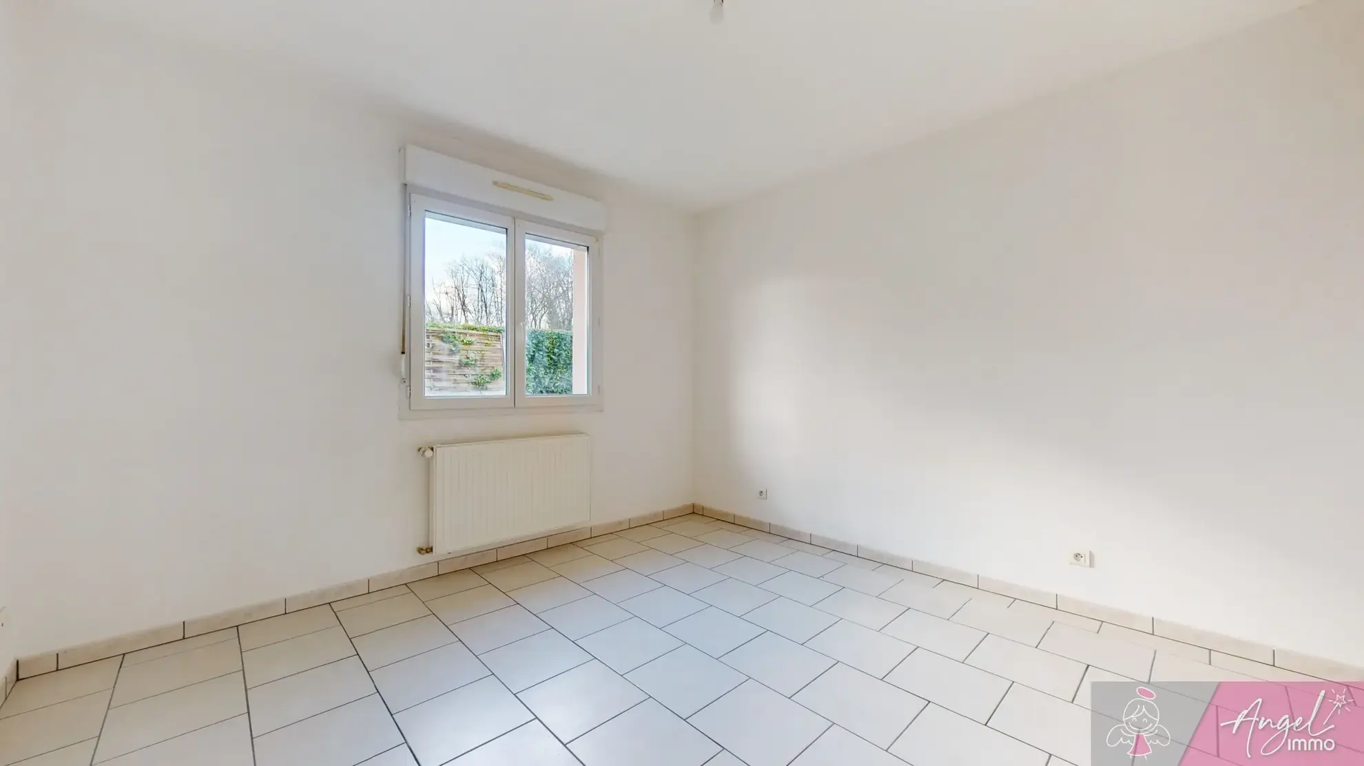 Maison de plain-pied à Foucherans avec 4 chambres, garage et terrasse 