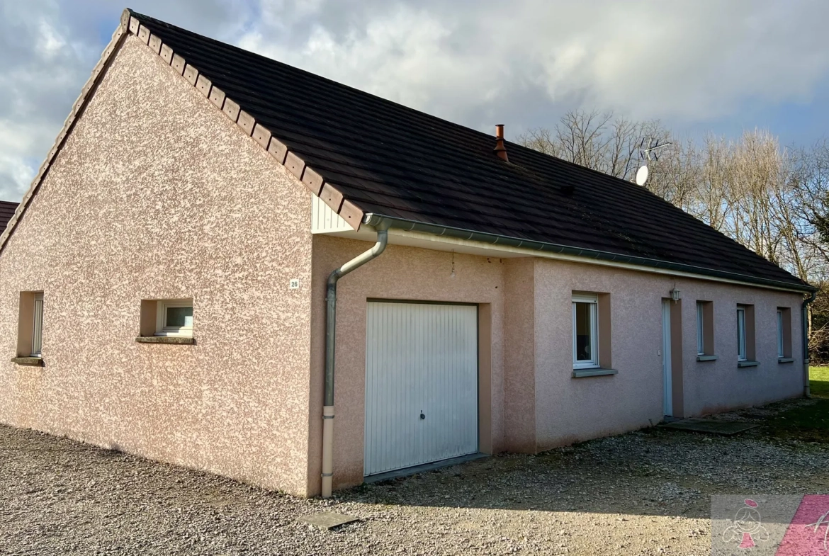 Maison de plain-pied à Foucherans avec 4 chambres, garage et terrasse 