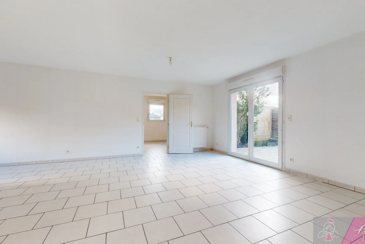 Maison de plain-pied à Foucherans avec 4 chambres, garage et terrasse 