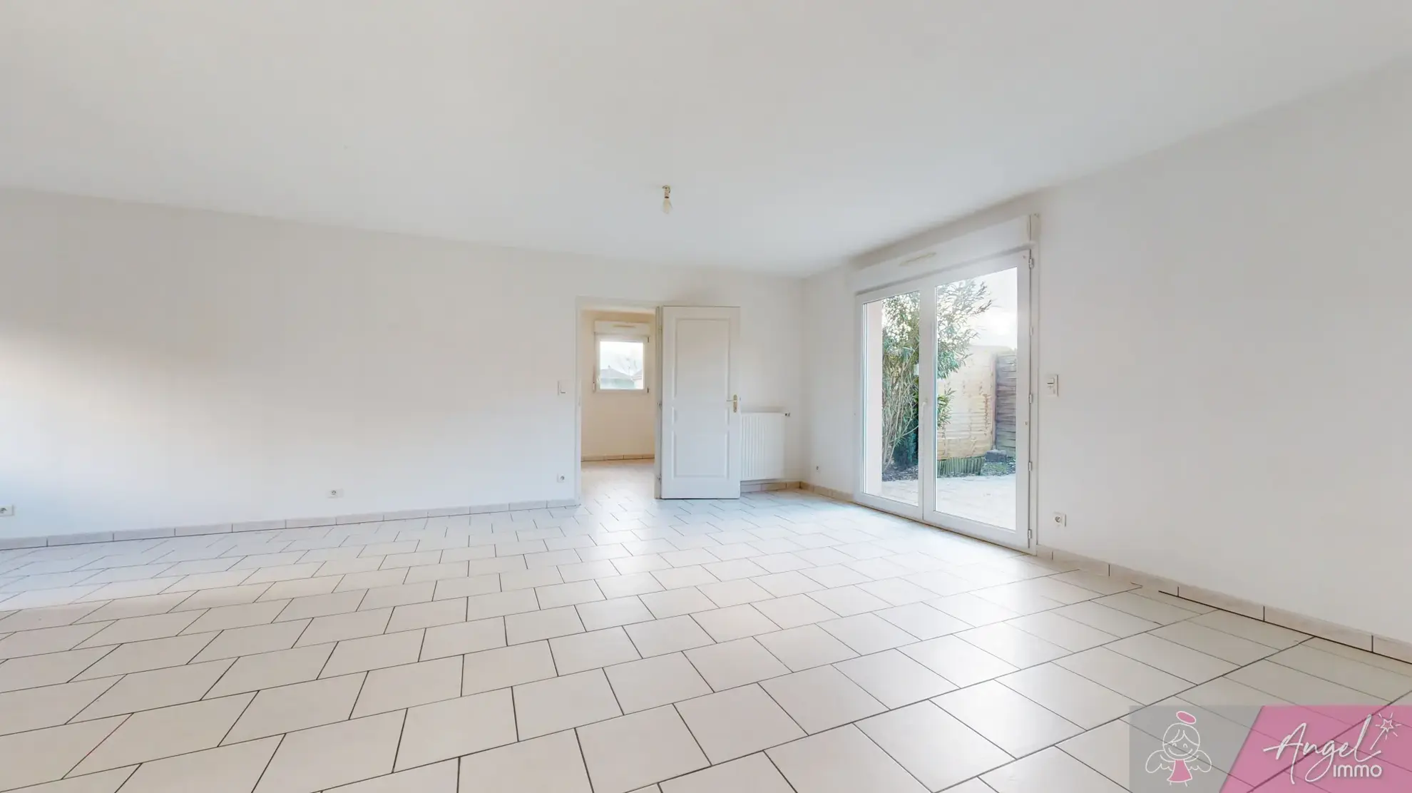 Maison de plain-pied à Foucherans avec 4 chambres, garage et terrasse 