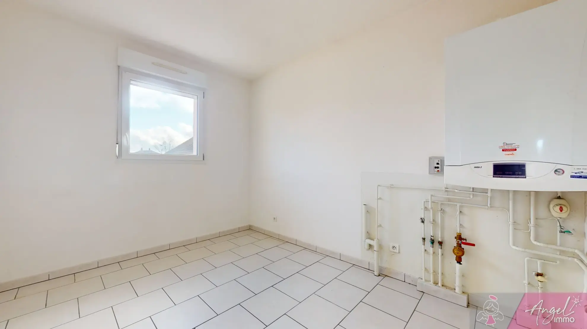 Maison de plain-pied à Foucherans avec 4 chambres, garage et terrasse 