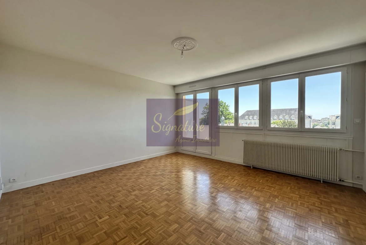Appartement T3 avec grand balcon plein sud à Le Mans - Dernier étage 