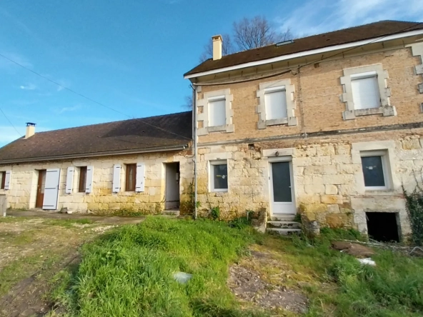 Ensemble immobilier en pierre à Mussidan, 2 maisons à rénover sur 1300 m²
