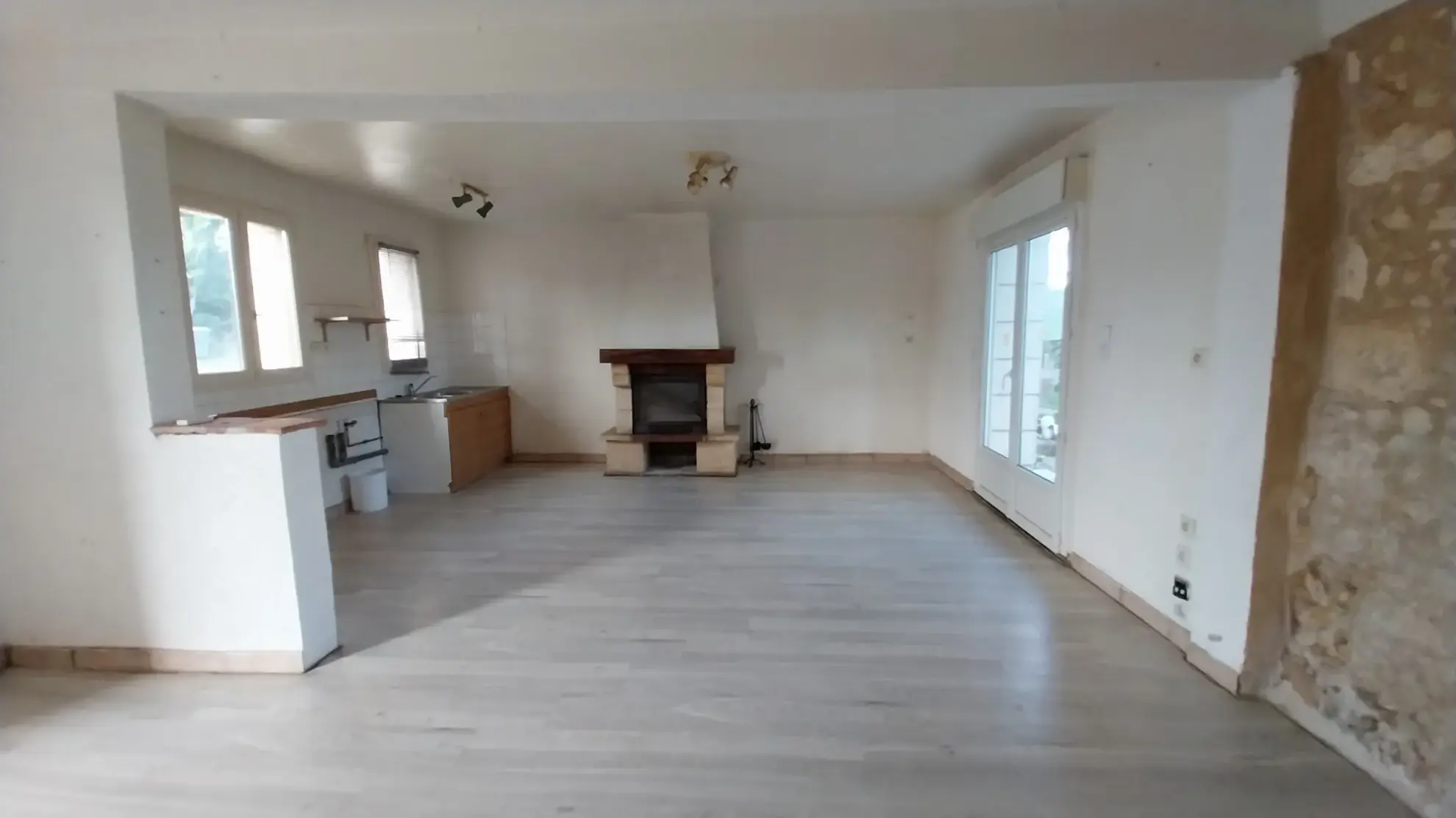 Longère habitable et bâtisse à rénover à Mussidan, proche Bordeaux 