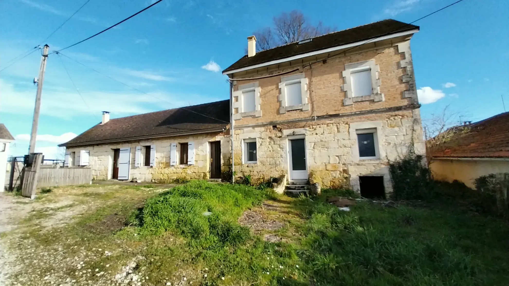 Longère habitable et bâtisse à rénover à Mussidan, proche Bordeaux 