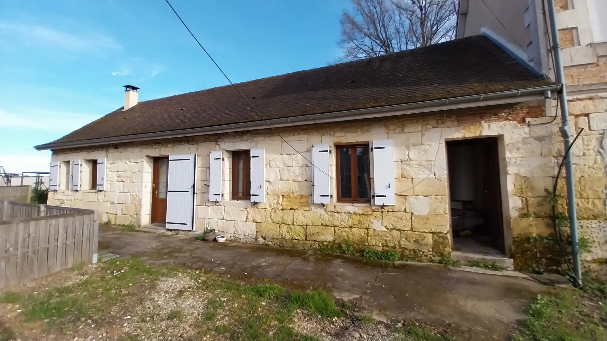 Longère habitable et bâtisse à rénover à Mussidan, proche Bordeaux 