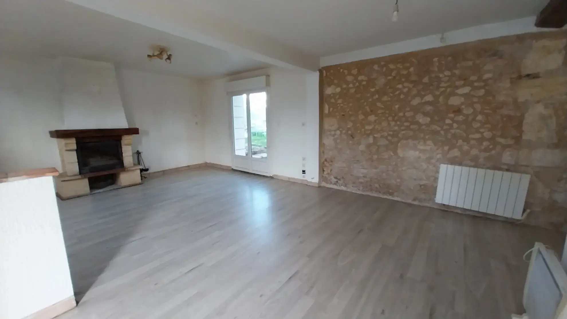 Longère habitable et bâtisse à rénover à Mussidan, proche Bordeaux 