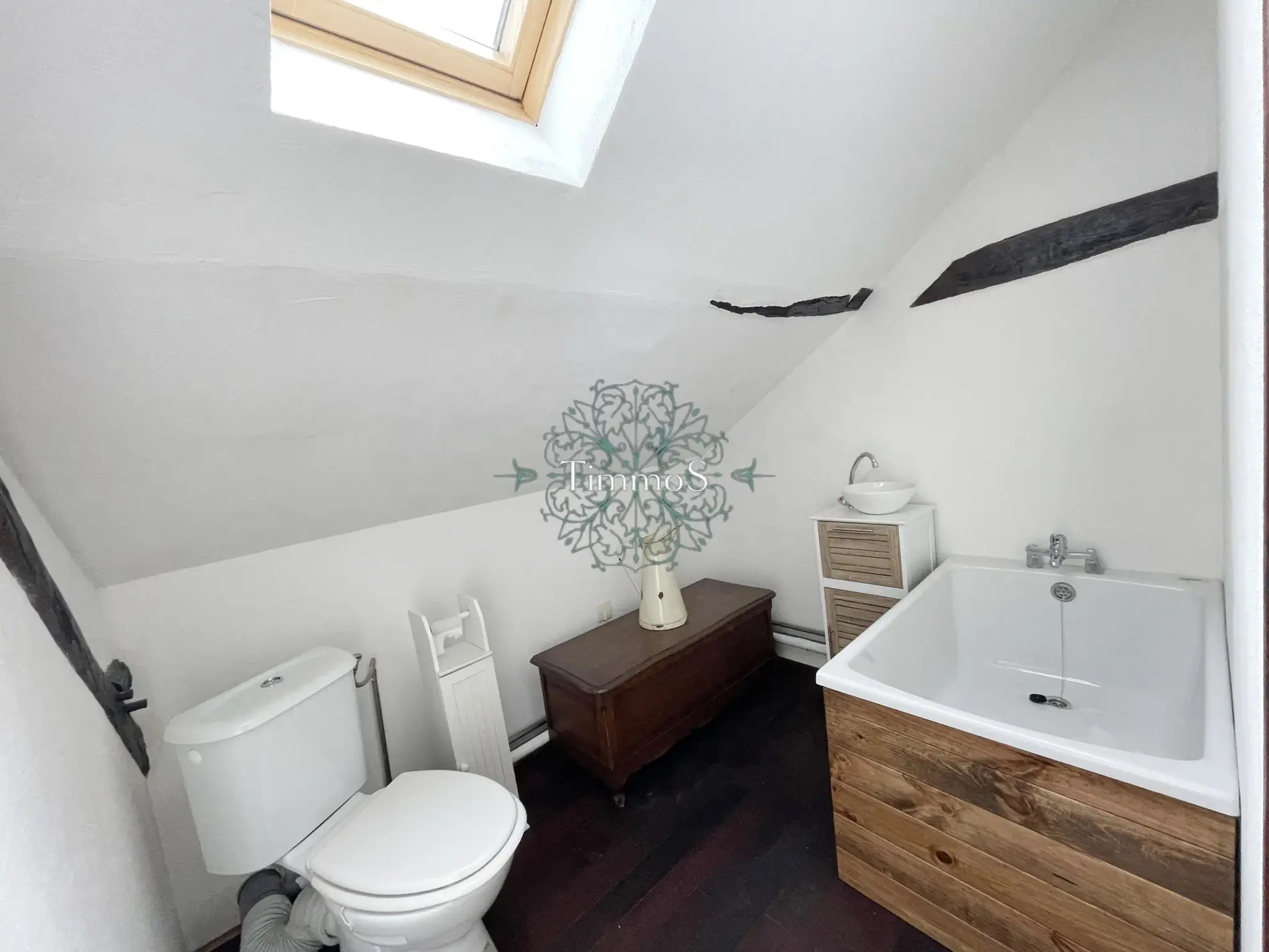 Maison ancienne de 84 m² avec 3 chambres et terrain de 700 m² à Auneuil 