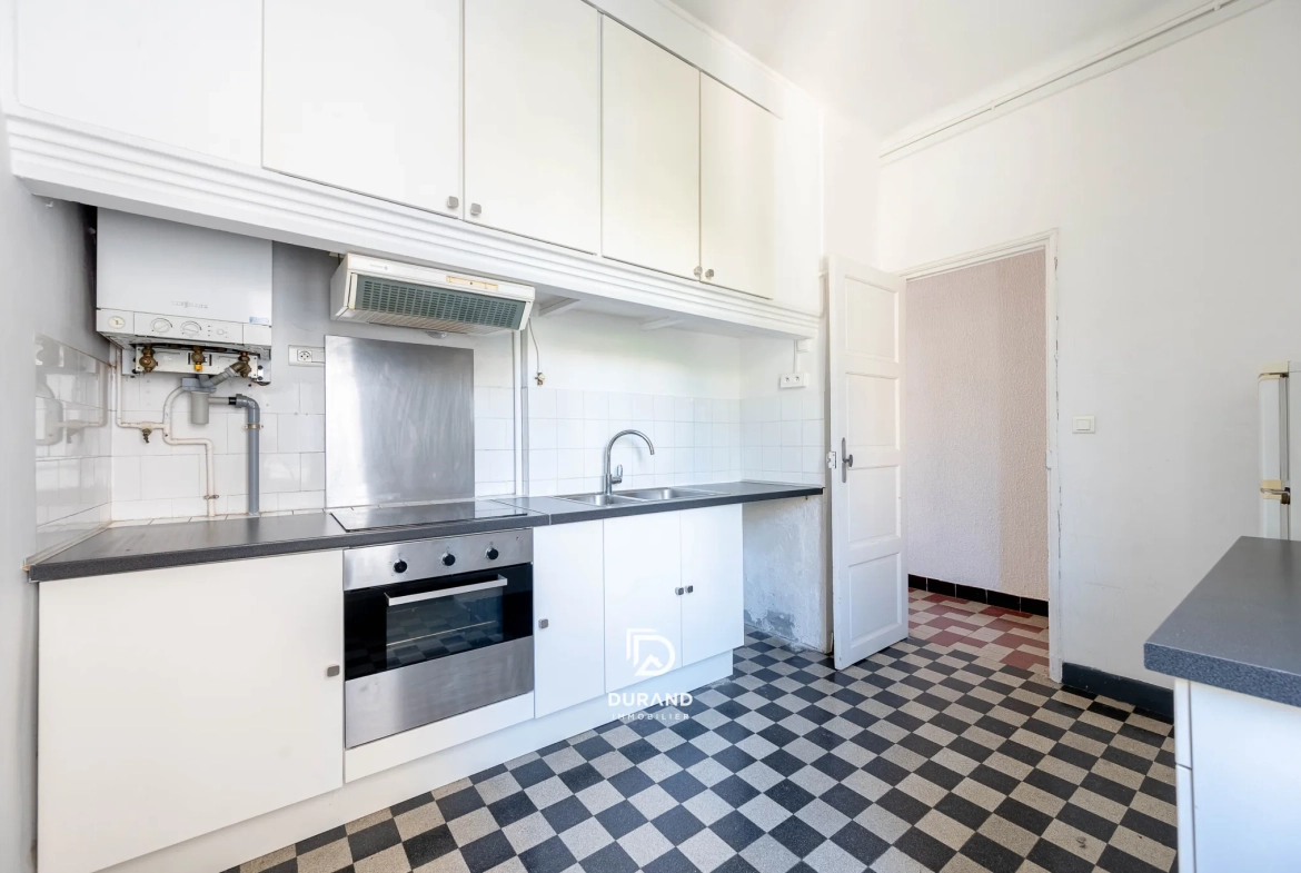 Appartement de 47 m² à Périer, Marseille – Calme et proximité des commodités 