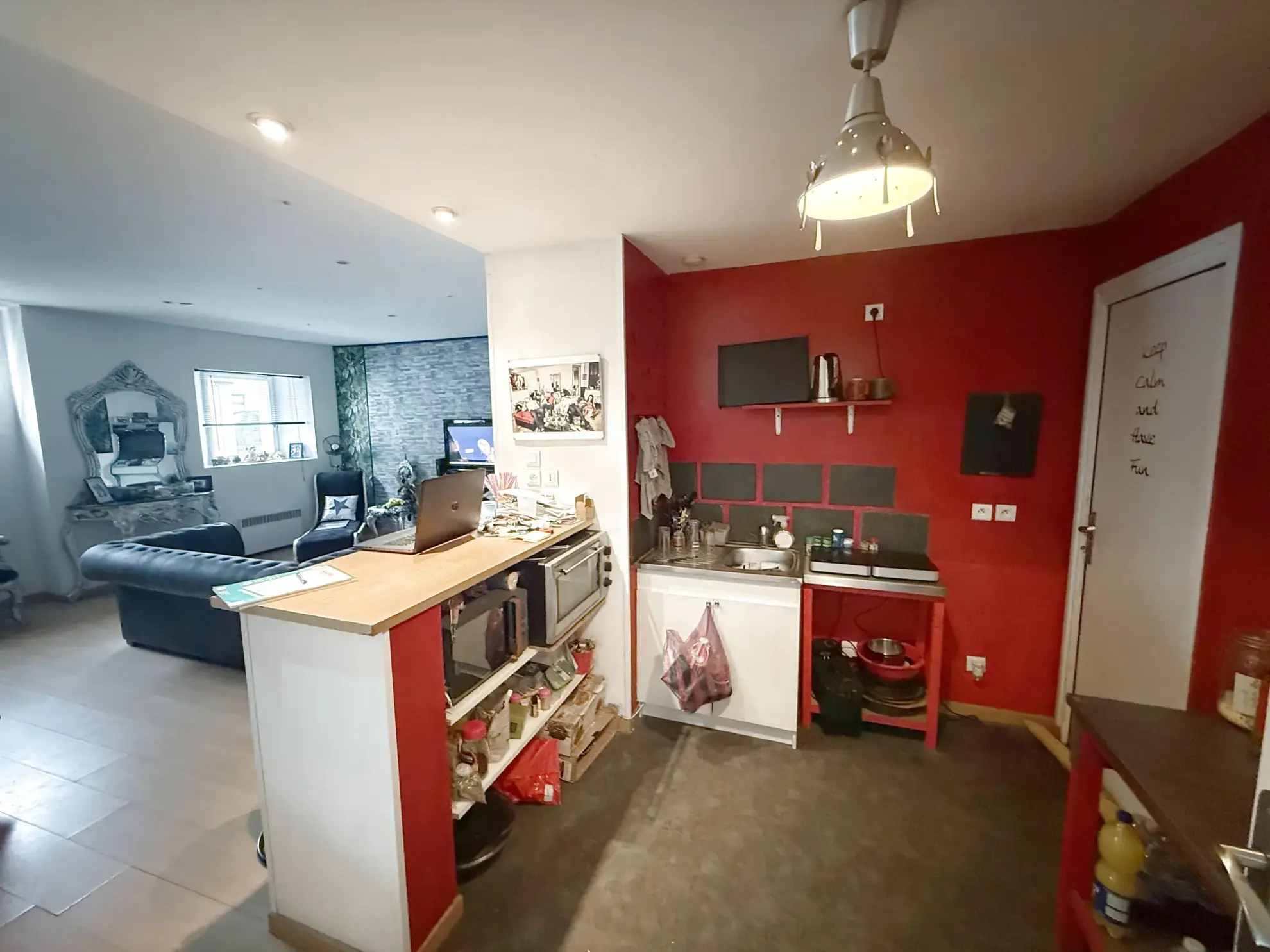 Appartement T3 avec local commercial à vendre en centre-ville de Lesneven 