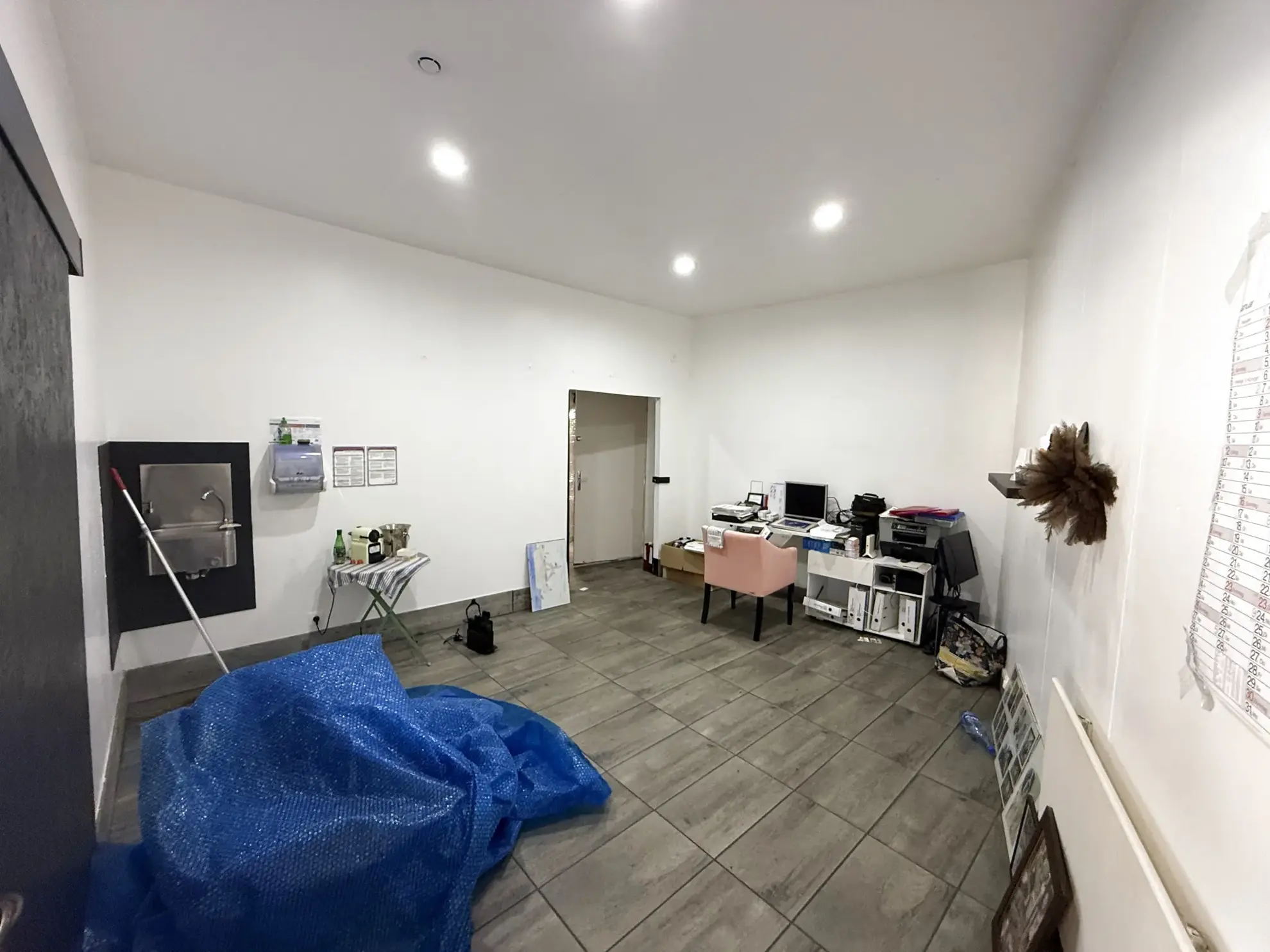 Appartement T3 avec local commercial à vendre en centre-ville de Lesneven 