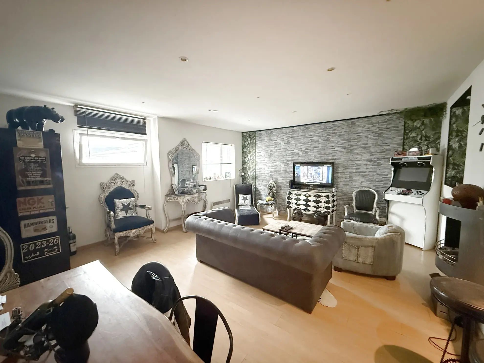 Appartement T3 avec local commercial à vendre en centre-ville de Lesneven 