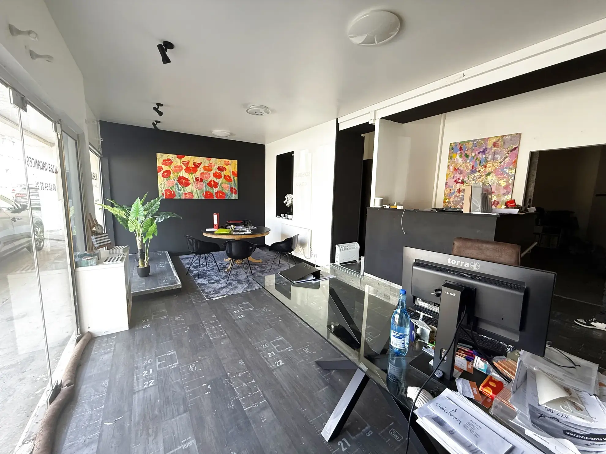 Appartement T3 avec local commercial à vendre en centre-ville de Lesneven 