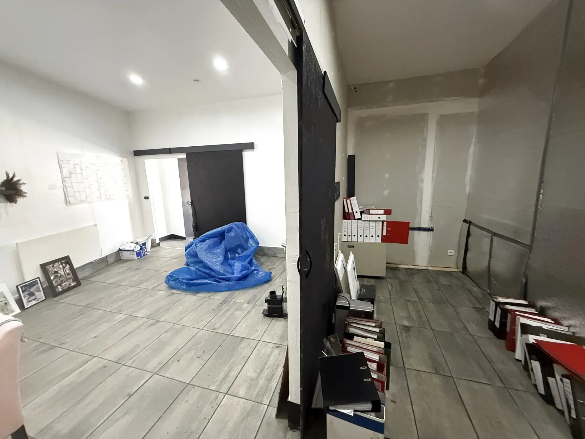 Appartement T3 avec local commercial à vendre en centre-ville de Lesneven 