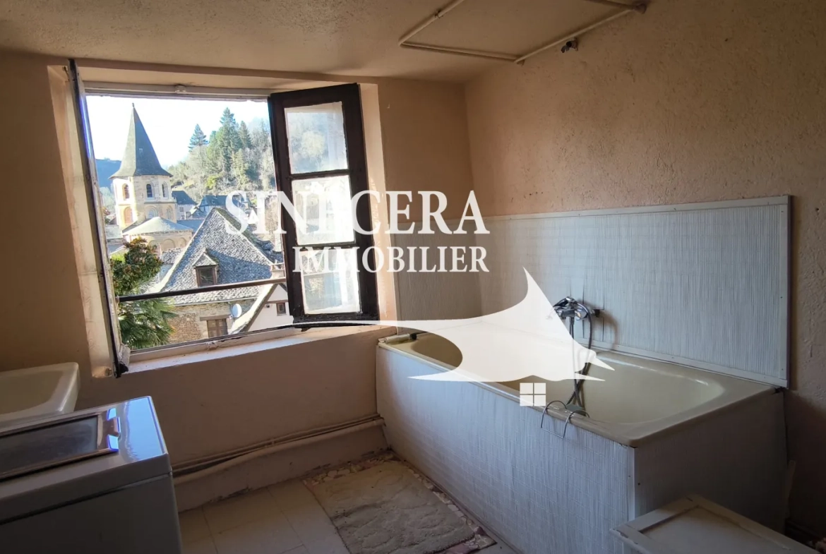 Maison de charme en pierre avec vue panoramique à Conques-en-Rouergue 