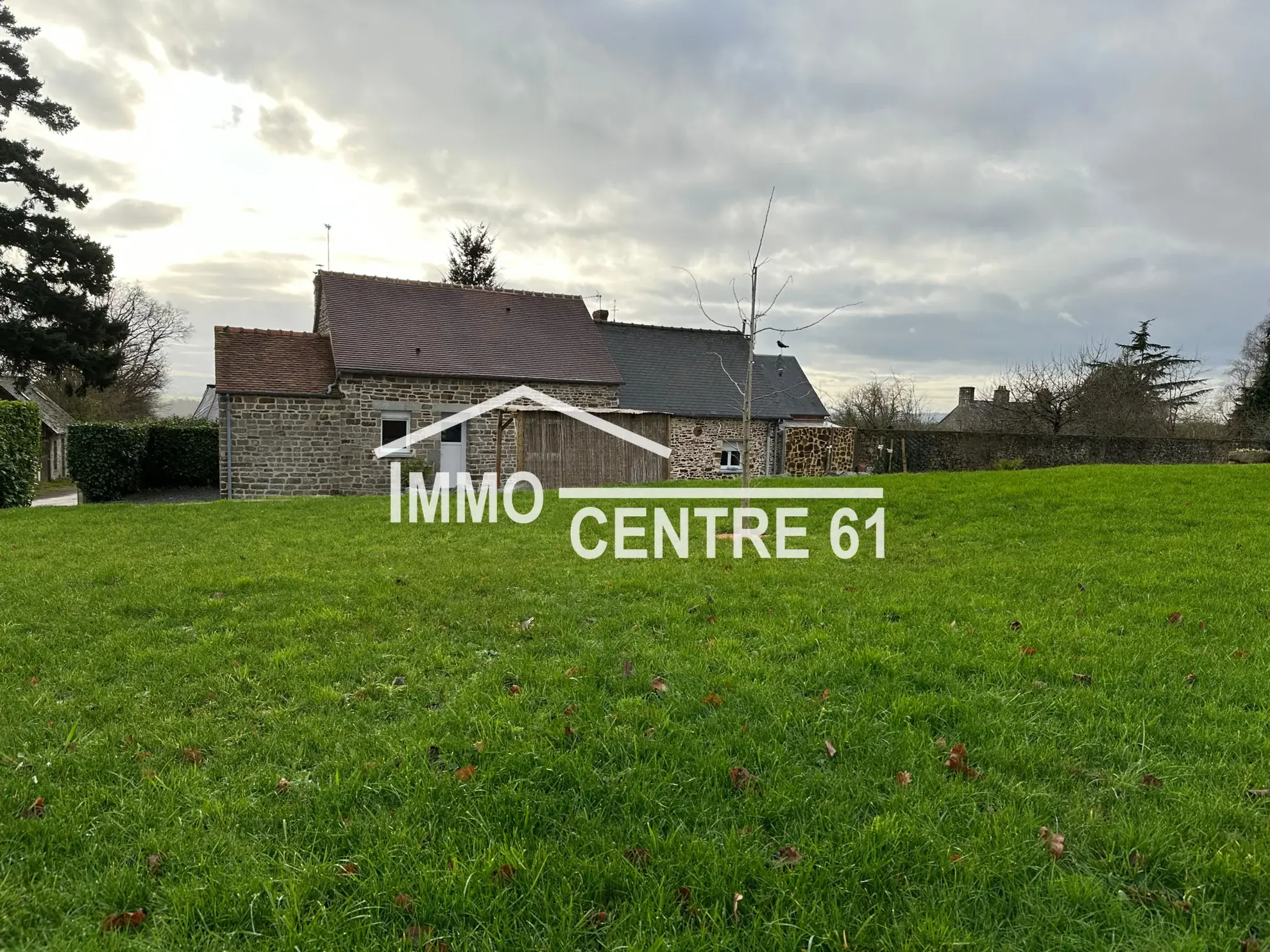 Maison rénovée avec dépendance à Bagnoles de l'Orne - 107 500 € 