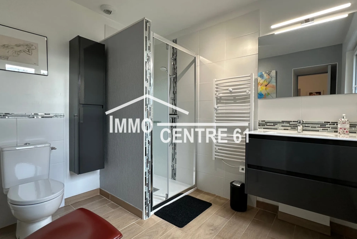 Maison rénovée avec dépendance à Bagnoles de l'Orne - 107 500 € 