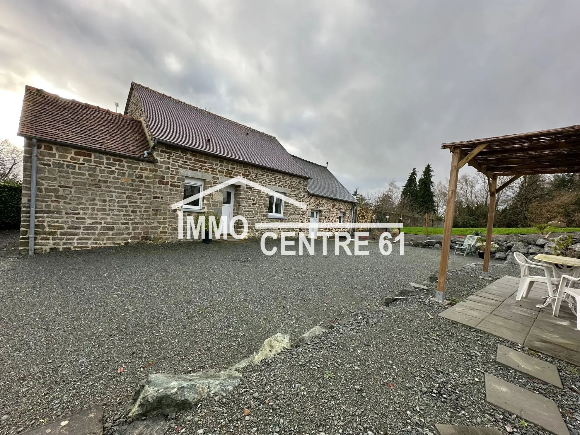 Maison rénovée avec dépendance à Bagnoles de l'Orne - 107 500 € 