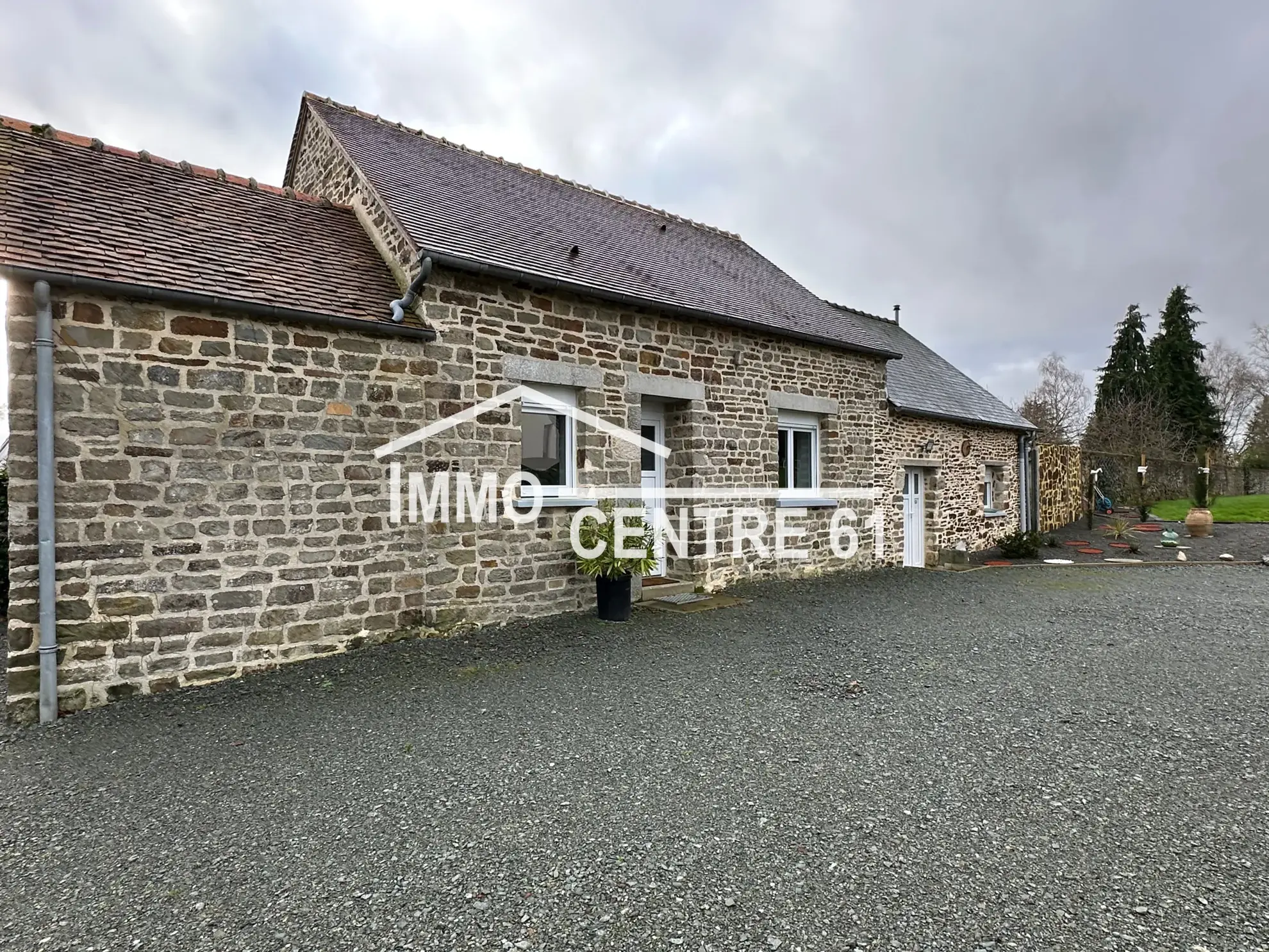 Maison rénovée avec dépendance à Bagnoles de l'Orne - 107 500 € 