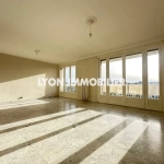 Appartement T4 à Bron – 85m² avec balcon, parking et proximité commodités