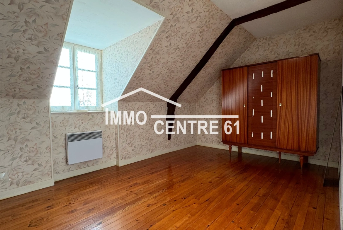 Maison de campagne avec dépendances en vente à Carrouges 61320 