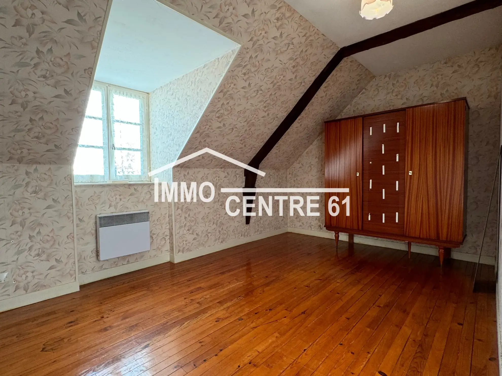 Maison de campagne avec dépendances en vente à Carrouges 61320 