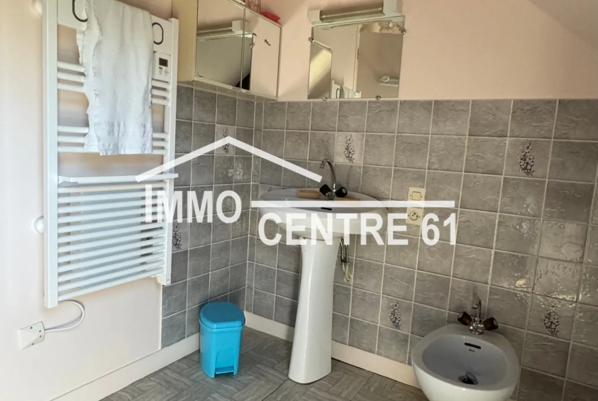 Maison de campagne avec dépendances en vente à Carrouges 61320 