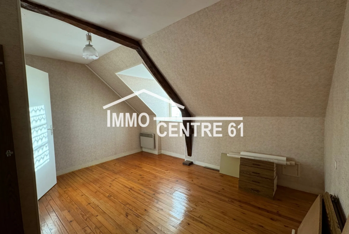 Maison de campagne avec dépendances en vente à Carrouges 61320 