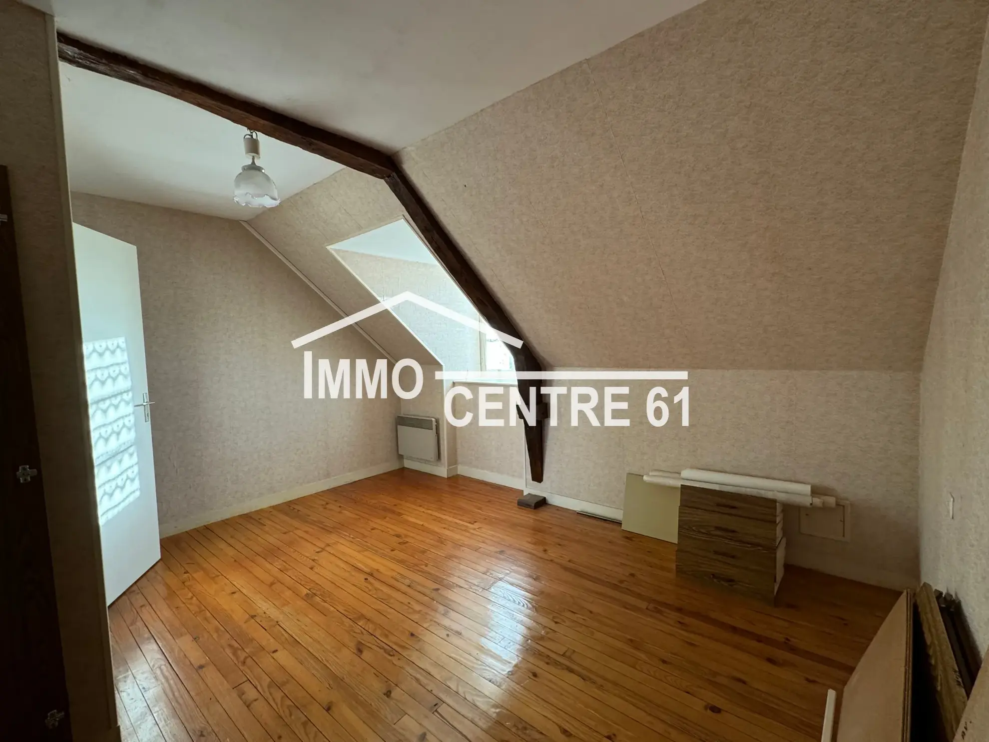 Maison de campagne avec dépendances en vente à Carrouges 61320 