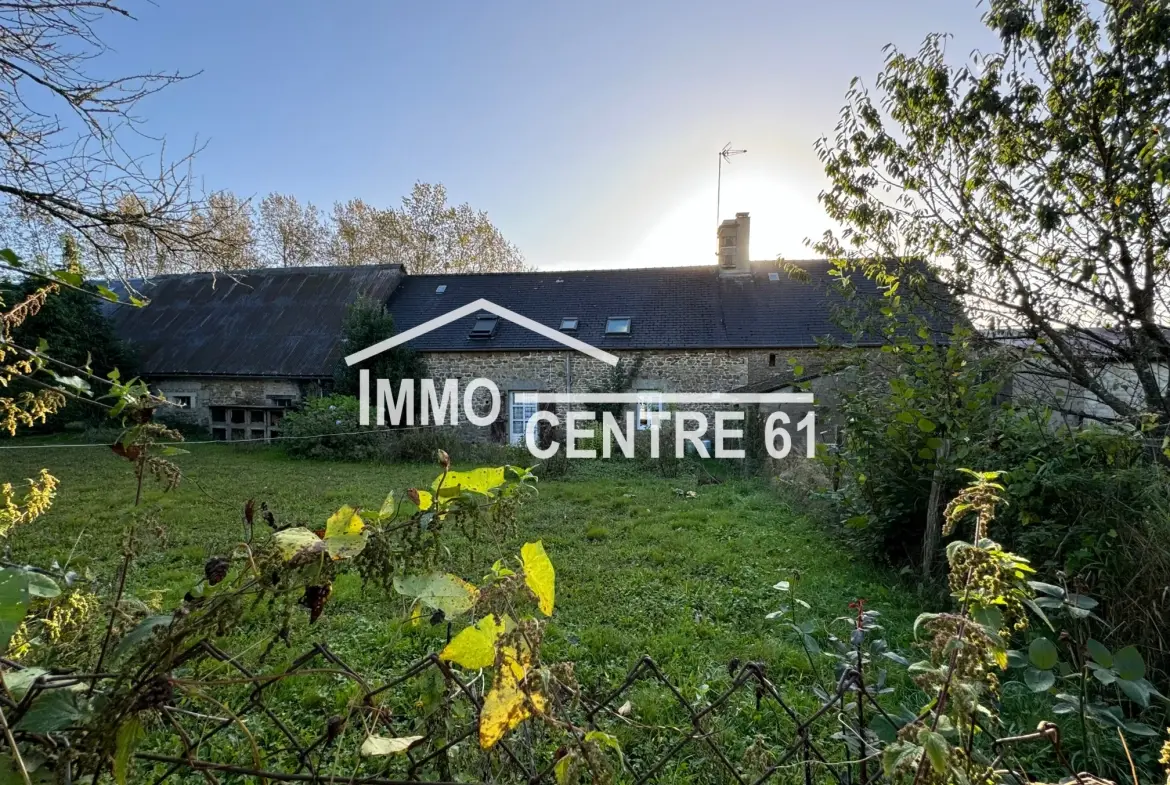 Maison de campagne avec dépendances en vente à Carrouges 61320 
