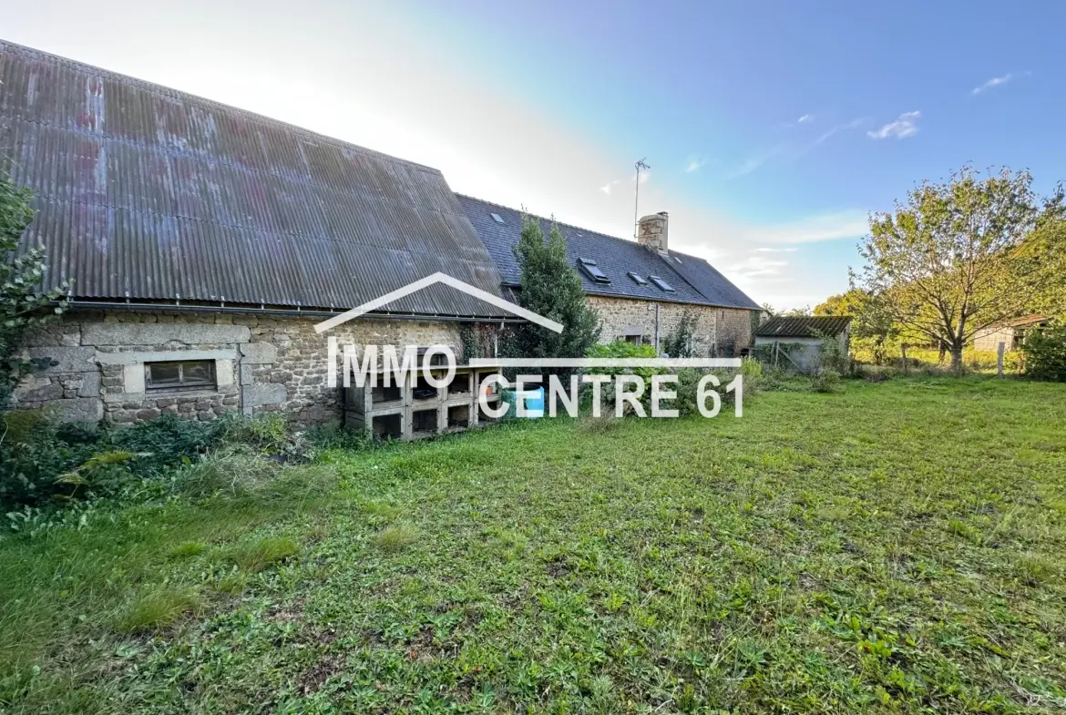 Maison de campagne avec dépendances en vente à Carrouges 61320 
