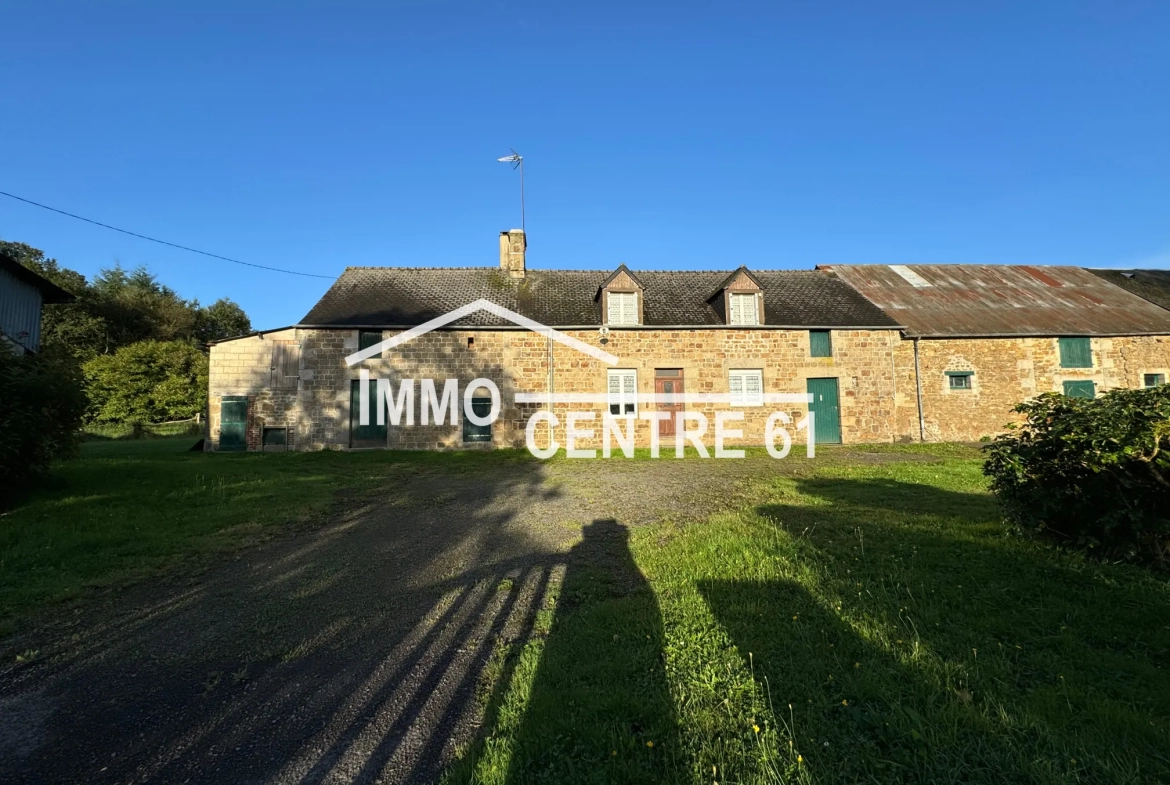 Maison de campagne avec dépendances en vente à Carrouges 61320 