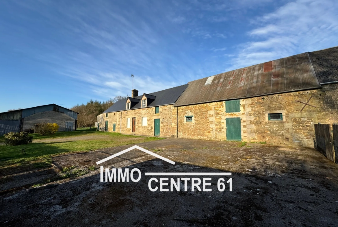 Maison de campagne avec dépendances en vente à Carrouges 61320 