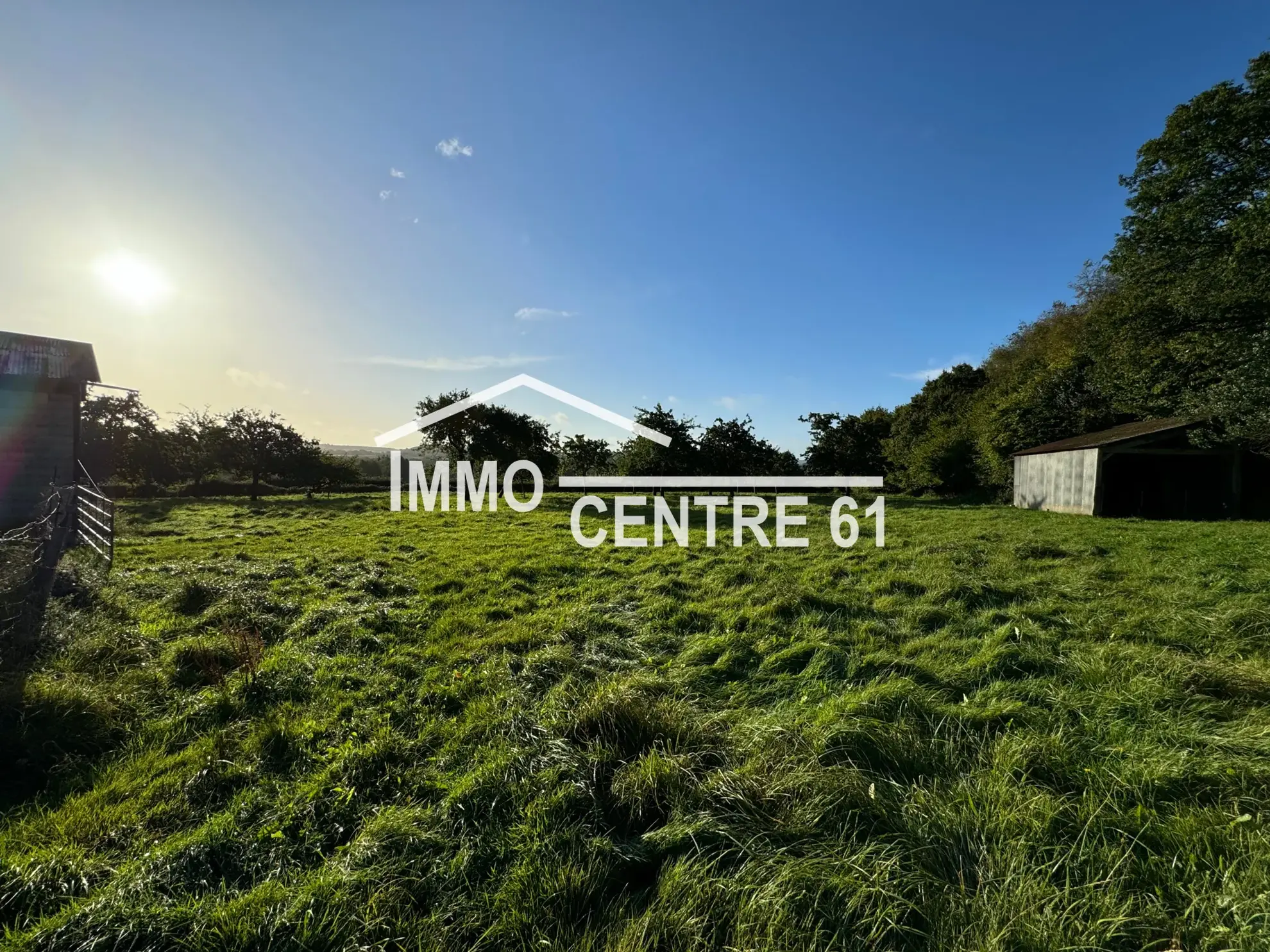 Maison de campagne avec dépendances en vente à Carrouges 61320 