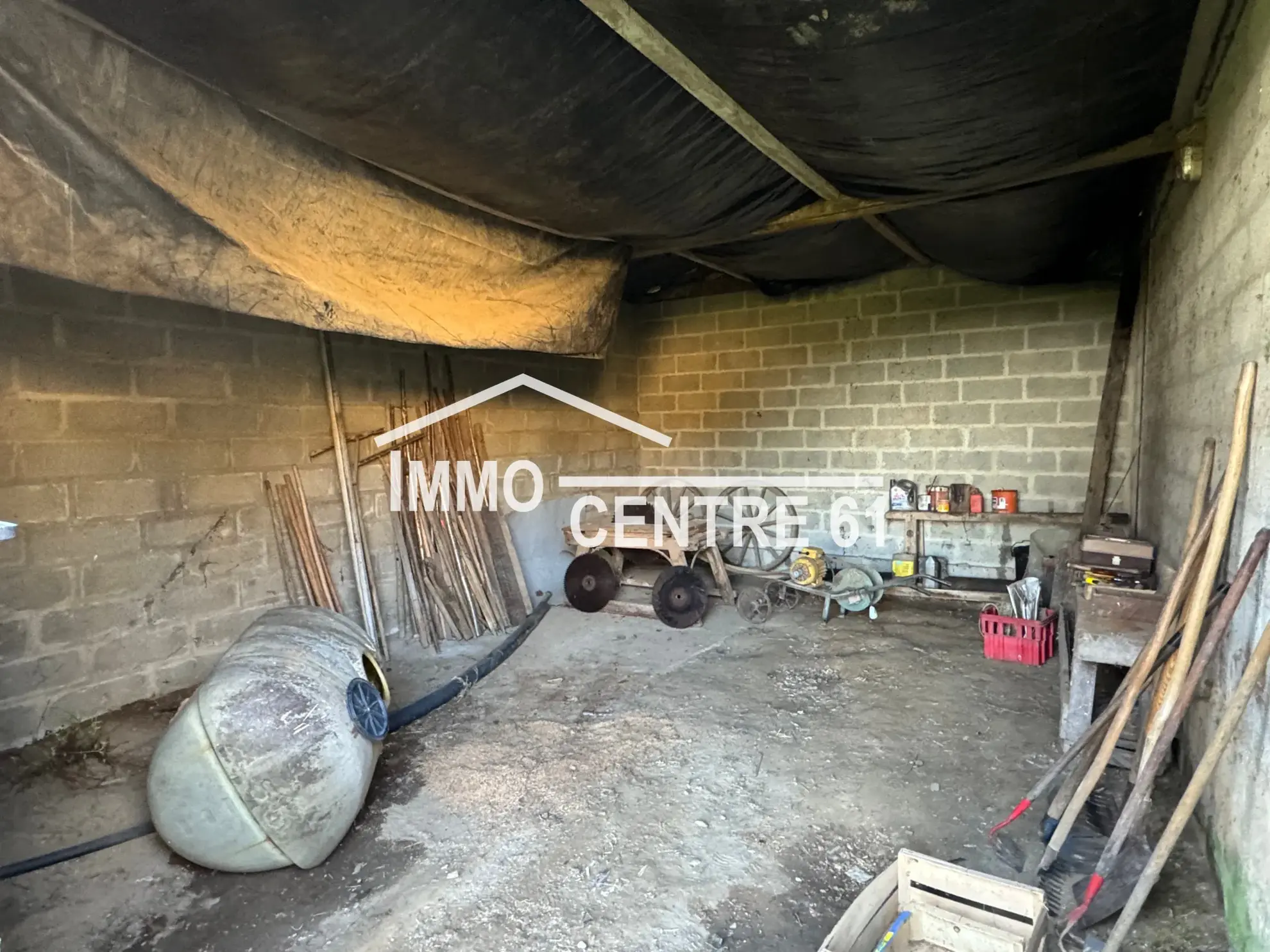 Maison de campagne avec dépendances en vente à Carrouges 61320 