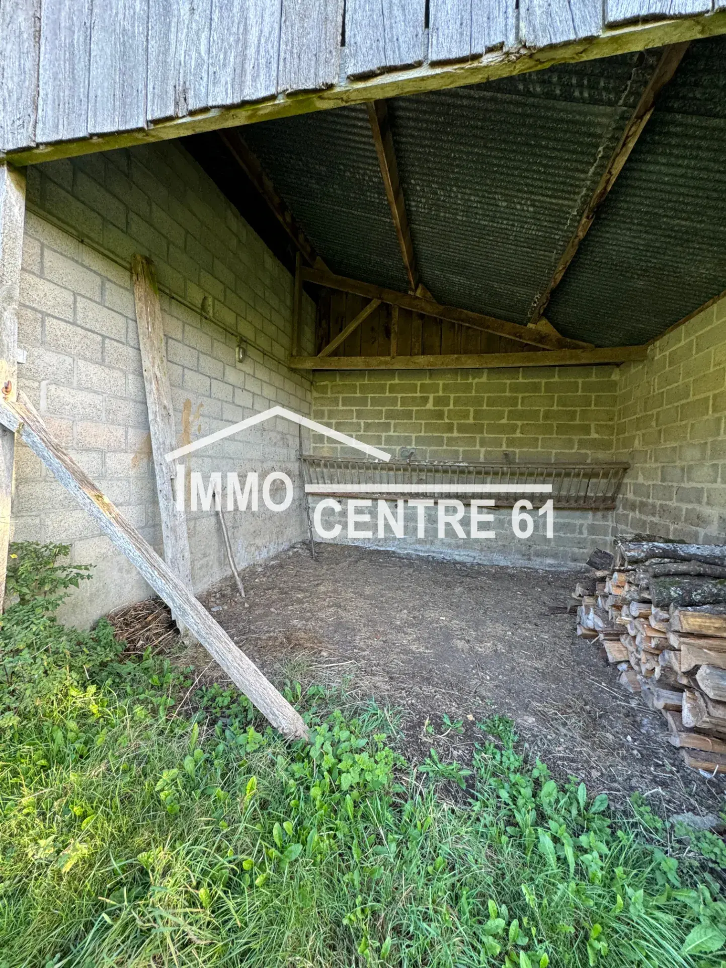 Maison de campagne avec dépendances en vente à Carrouges 61320 