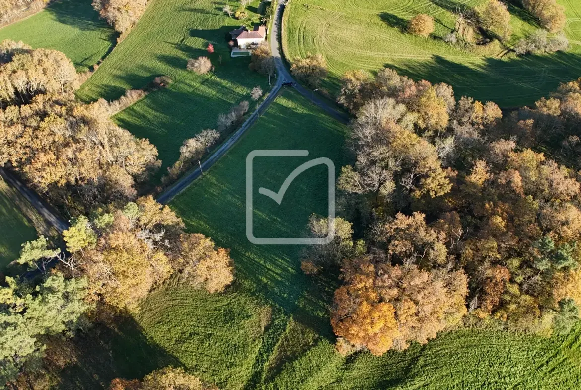 Terrain de 36 348 m² à vendre au cœur du Périgord Noir, zone constructible et espace naturel 