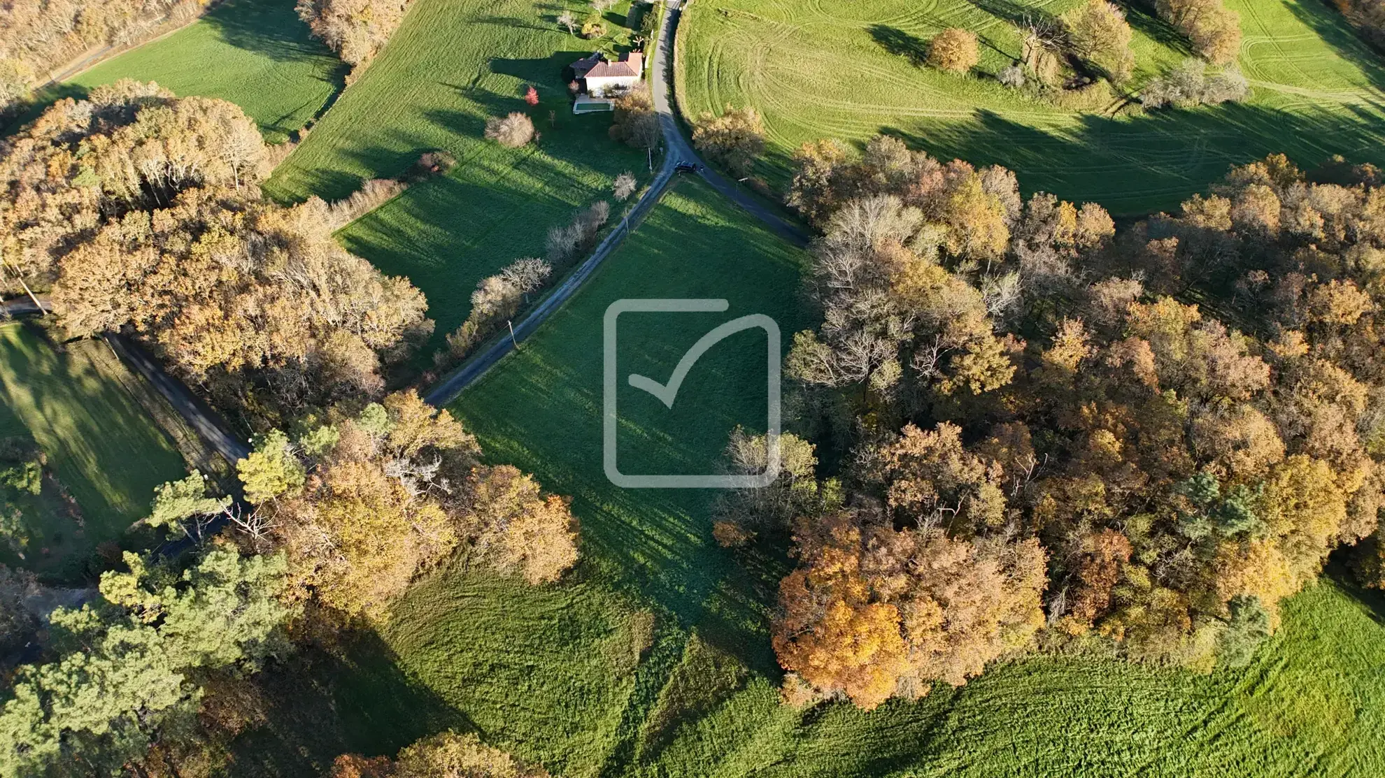 Terrain de 36 348 m² à vendre au cœur du Périgord Noir, zone constructible et espace naturel 