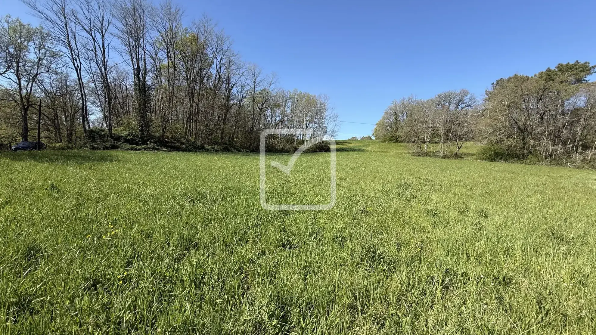 Terrain de 36 348 m² à vendre au cœur du Périgord Noir, zone constructible et espace naturel 
