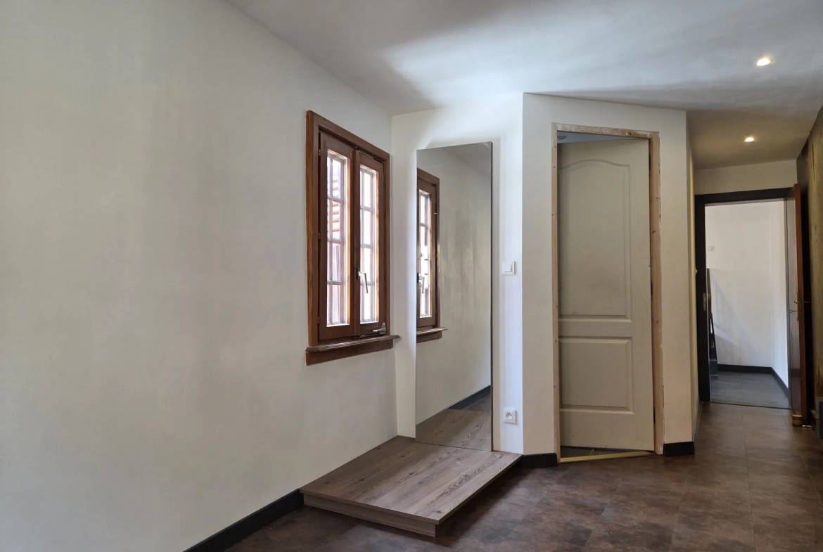 Maison de ville à Obernai 85 m² avec cour et rénovations 