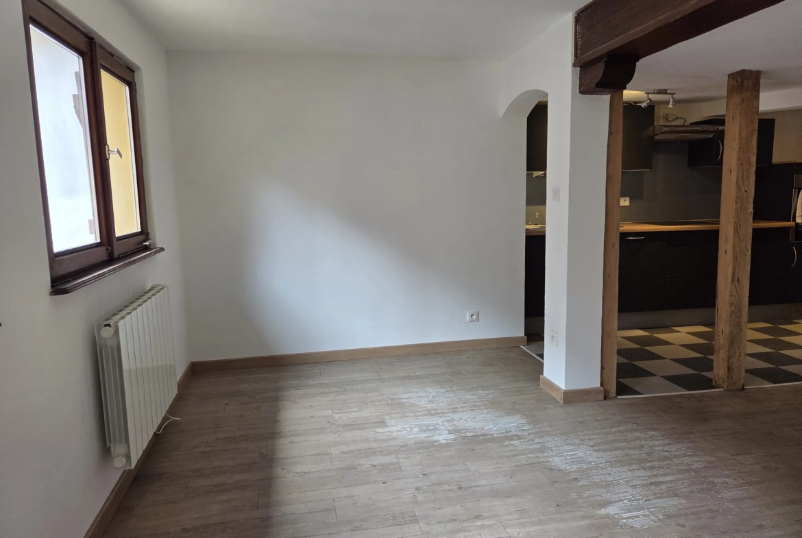 Maison de ville à Obernai 85 m² avec cour et rénovations 